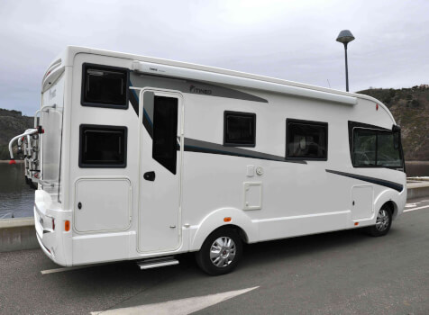 camping-car ITINEO SB 700  extérieur / latéral droit