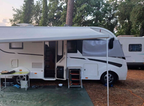camping-car ITINEO SB  extérieur / latéral gauche