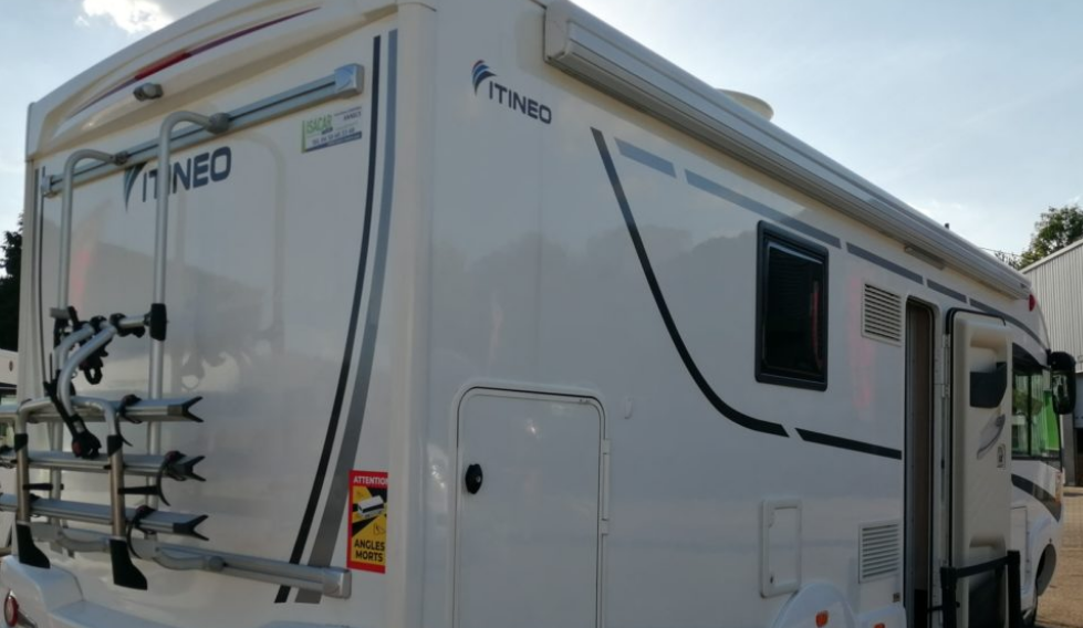 camping-car ITINEO SB  extérieur / arrière