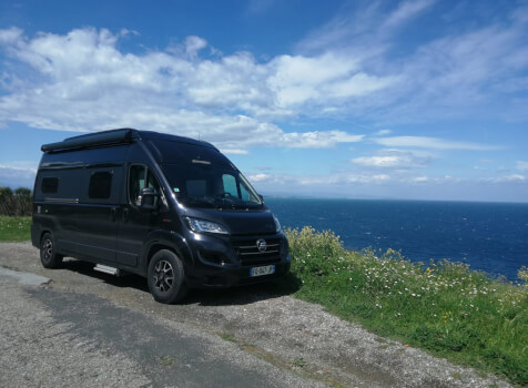 camping-car HYMER FREE 602  extérieur / face avant