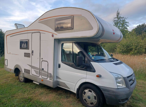 camping-car BURSTNER NEXXO FAMILY  extérieur / face avant