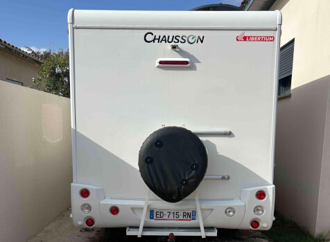 camping-car CHAUSSON  extérieur / arrière