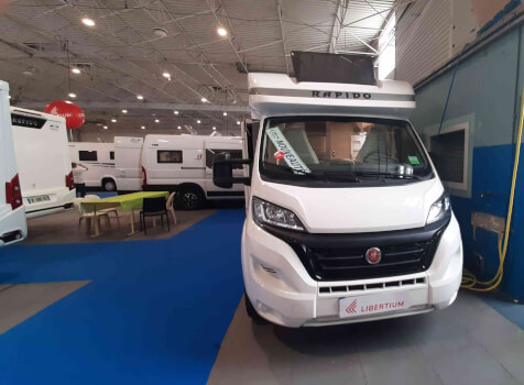 camping-car RAPIDO 696 F  extérieur / face avant