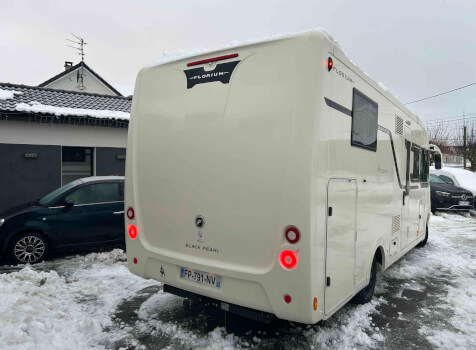 camping-car FLEURETTE FLORIUM WINCESTER 75 LMF   extérieur / arrière