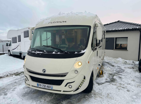 camping-car FLEURETTE FLORIUM WINCESTER 75 LMF   extérieur / latéral gauche