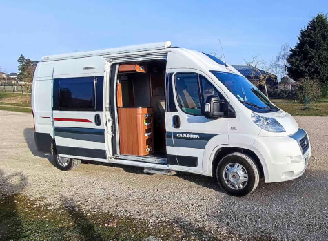 camping-car ADRIA TWIN  extérieur / latéral droit