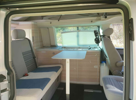 camping-car VOLKSWAGEN T5 CALIFORNIA  intérieur / coin salon