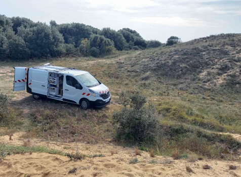 camping-car RENAULT TRAFIC  extérieur / latéral droit
