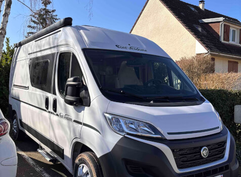 camping-car FONT VENDÔME  LEADER CAMP   extérieur / face avant