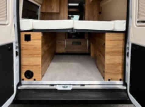 camping-car FONT VENDÔME  LEADER CAMP   extérieur / arrière