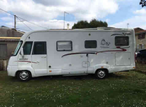 camping-car RAPIDO 9083 DF  extérieur / latéral gauche