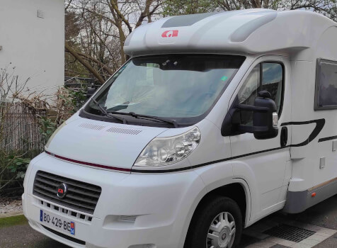 camping-car ADRIA SPORT 577 SC  extérieur / face avant
