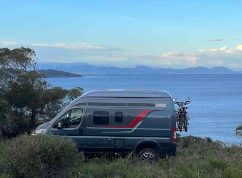 camping-car BURSTNER CAMPEO 4X4  extérieur / latéral gauche