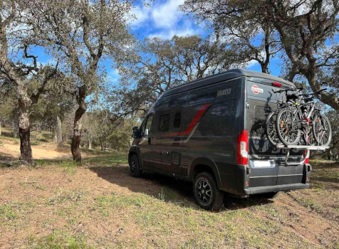 camping-car BURSTNER CAMPEO 4X4  extérieur / arrière