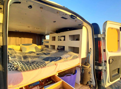 camping-car RENAULT TRAFIC  extérieur / arrière