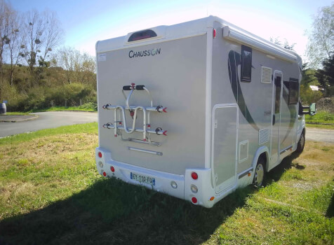 camping-car CHAUSSON TITANIUM 640  extérieur / arrière