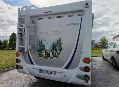 camping-car DETHLEFFS GLOBETROTTER  extérieur / arrière