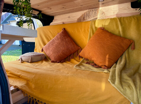 camping-car NISSAN NV200  intérieur / coin salon