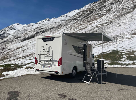 camping-car RAPIDO C56  extérieur / arrière