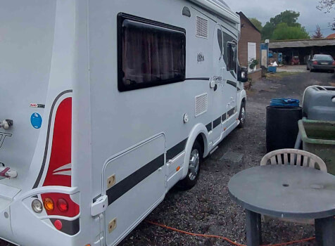 camping-car DETHLEFFS ESPRIT T 6700  extérieur / latéral droit