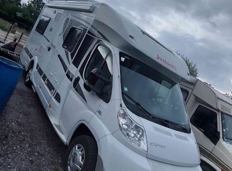 camping-car DETHLEFFS ESPRIT T 6700  extérieur / arrière