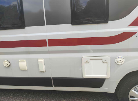 camping-car RIMOR HORUS 45  extérieur / latéral gauche