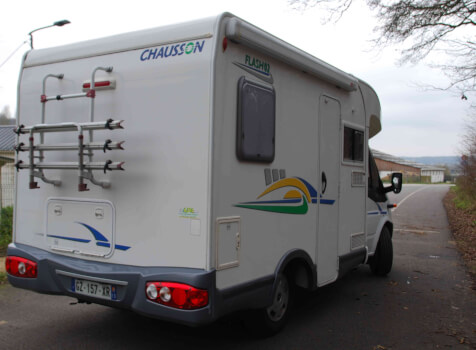 camping-car CHAUSSON FLASH 02  extérieur / arrière