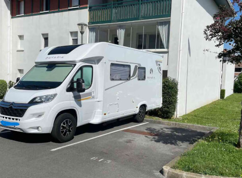 camping-car BAVARIA T696D NOMADE  extérieur / latéral gauche