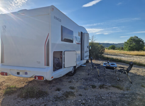 camping-car RIMOR HYGGE 66 PLUS  extérieur / arrière