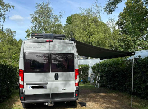 camping-car CHAUSSON  V594   extérieur / arrière