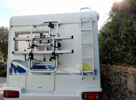 camping-car PILOTE  extérieur / arrière