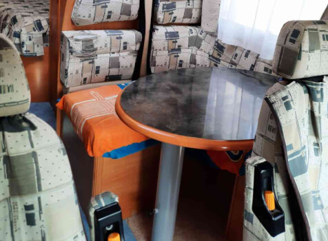 camping-car PILOTE  intérieur / coin salon