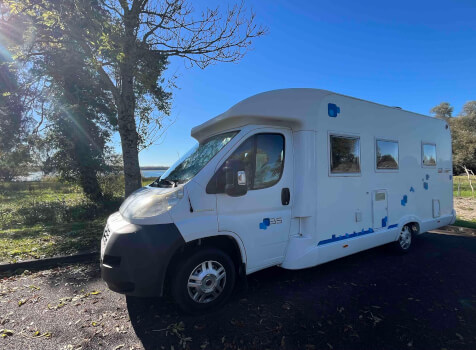 camping-car MONCAYO 735  extérieur / latéral gauche