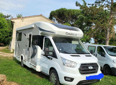 camping-car CHAUSSON 768 XLB   extérieur / face avant