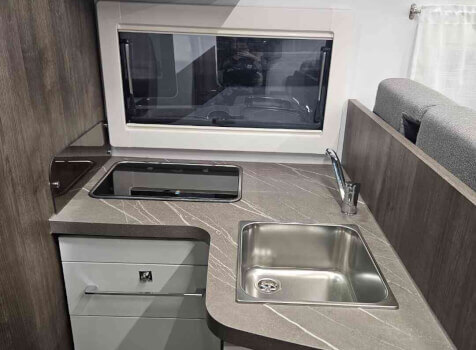 camping-car BENIMAR T463 UP SELECT  intérieur  / coin cuisine