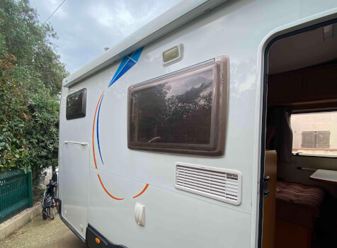 camping-car AUTOROLLER TRIGANO  extérieur / latéral droit