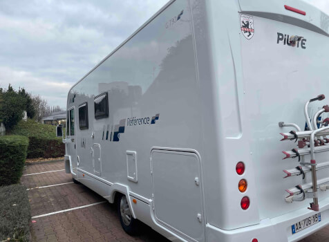 camping-car PILOTE REFERENCE G 730  extérieur / latéral gauche