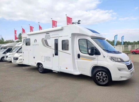 camping-car BAVARIA 746 FC NOMADE  extérieur / face avant