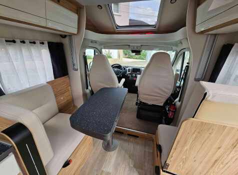 camping-car BAVARIA 746 FC NOMADE  extérieur / arrière