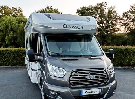 camping-car CHAUSSON FLASH 718  extérieur / face avant