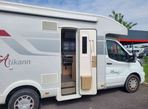 camping-car ROLLER TEAM ATIKANN 261 XT  extérieur / latéral gauche