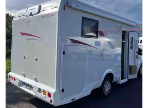 camping-car ROLLER TEAM ATIKANN 261 XT  extérieur / arrière