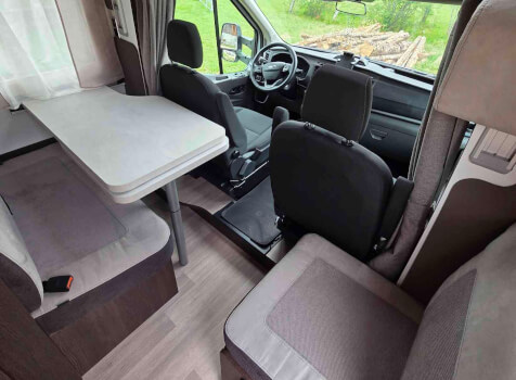 camping-car BENIMAR TESSORO 495 UP  intérieur / coin salon