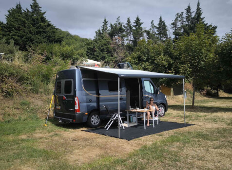 camping-car BURSTNER C621 DELPHIN LIMITED EDITION  extérieur / latéral gauche