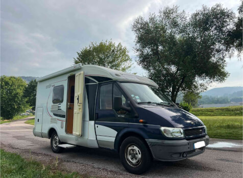 camping-car HYMER ERIBA VAN 546  extérieur / face avant