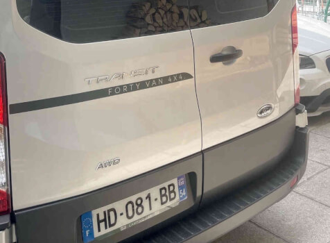 camping-car  FONT VENDOME  extérieur / arrière