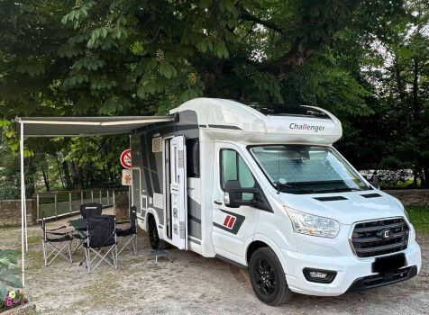 camping-car CHALLENGER 250 ETAPE EDITION  extérieur / face avant