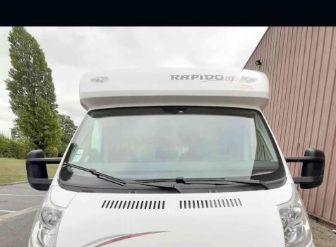 camping-car RAPIDO 7086 C   extérieur / face avant