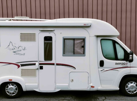 camping-car RAPIDO 7086 C   extérieur / latéral droit