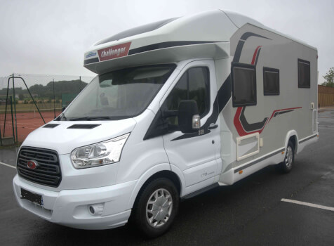 camping-car CHALLENGER 358   extérieur / latéral gauche